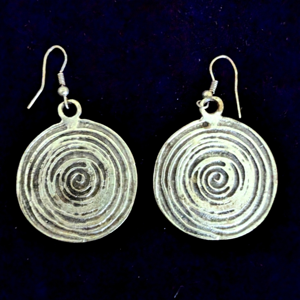 Spiral design silvery earrings, large